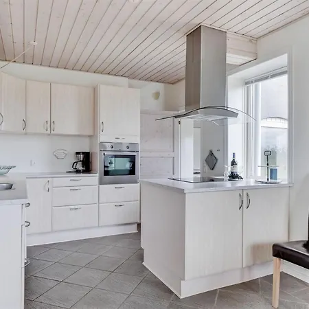 Matthias - 400m To The Fjord By Interhome